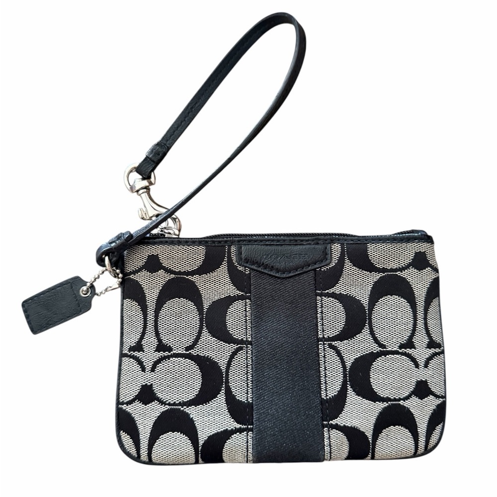 Coach Black and White Signature Corner Zip Wristlet NWOT